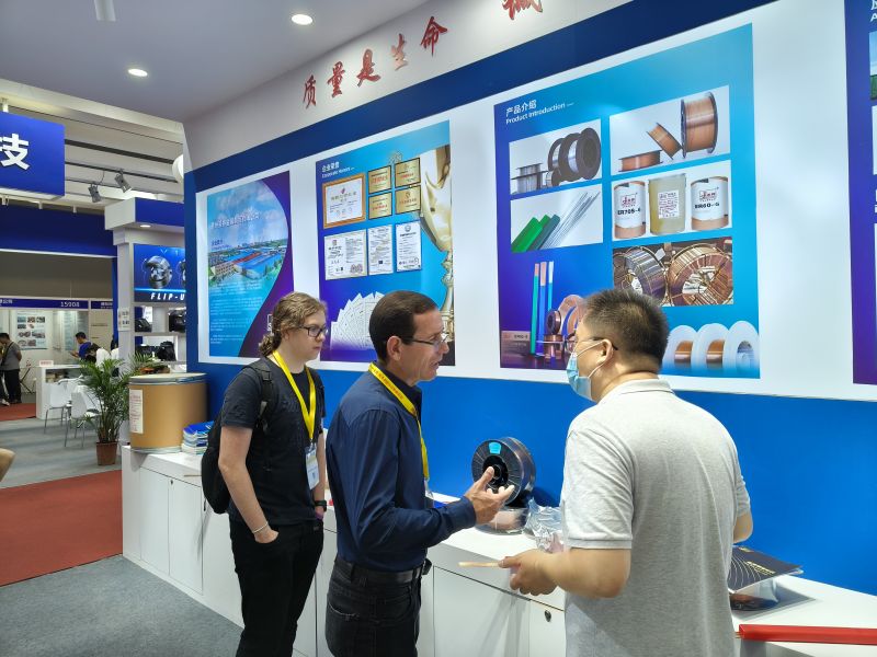 大型展會(huì)現(xiàn)場(chǎng)