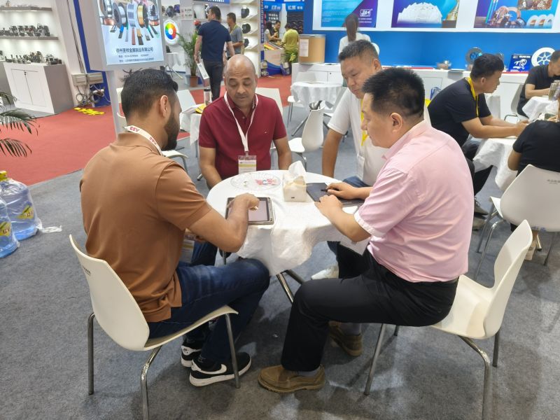 大型展會(huì)現(xiàn)場(chǎng)