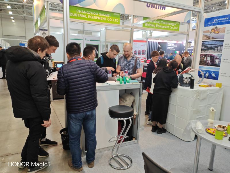 大型展會(huì)現(xiàn)場(chǎng)